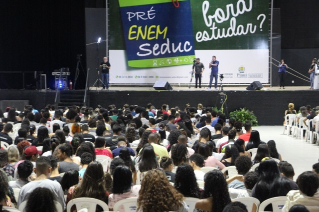 Revisão Pré-Enem para alunos de escola pública do Piauí